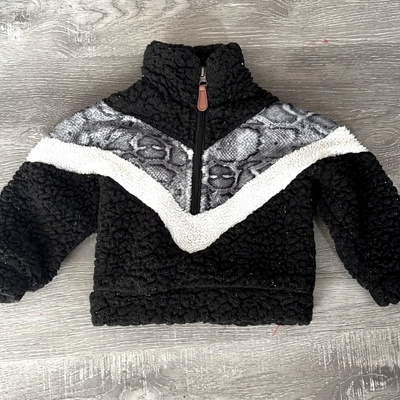 Babygirl(6-9 months) Oversized snakeskin sherpa sweater - Picture 1 of 1